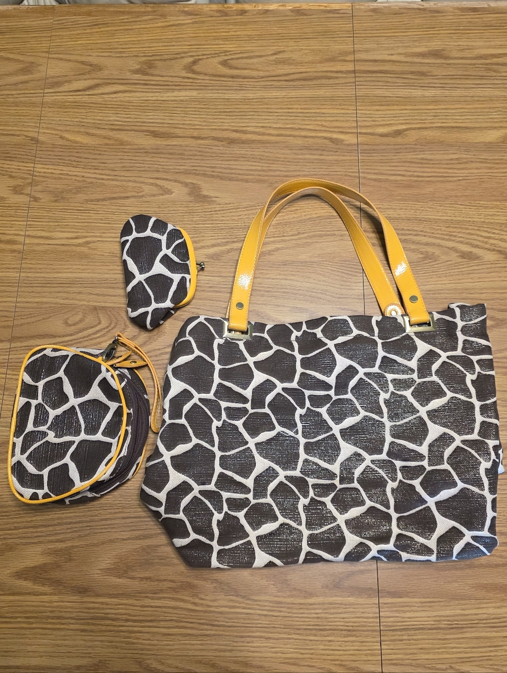 Coldwater Creek Giraffe-Print 3 Piece Purse Set With Yellow Handles & Trim